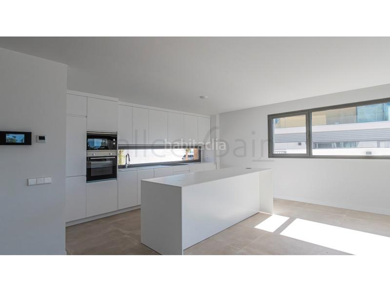 Foto 039cf59a-140f-4b38-af46-2dc2a3a59dac. Rent towny house with parking in El Faro de Calaburra - Chaparral Mijas