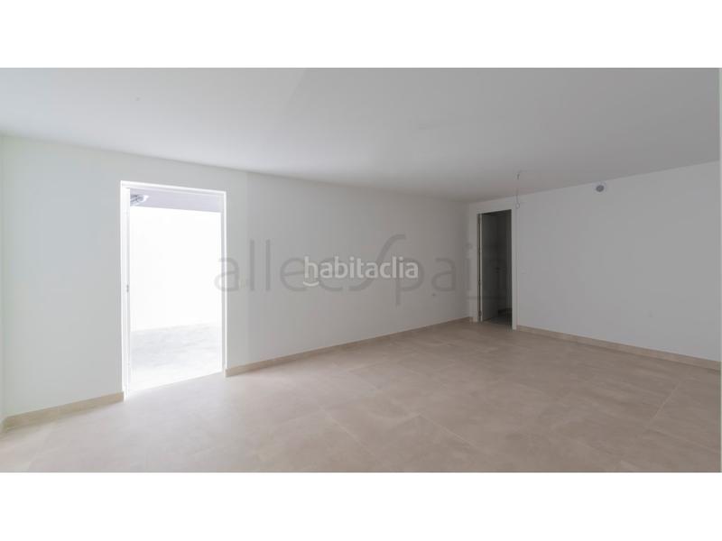 Foto 2777d06c-b748-4adc-affd-fa5c9ce8131d. Rent towny house with parking in El Faro de Calaburra - Chaparral Mijas