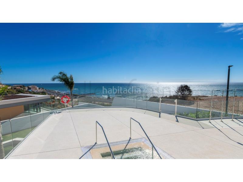 Foto 29450c67-b245-4f1d-aa2a-89938afbe6c2. Rent towny house with parking in El Faro de Calaburra - Chaparral Mijas