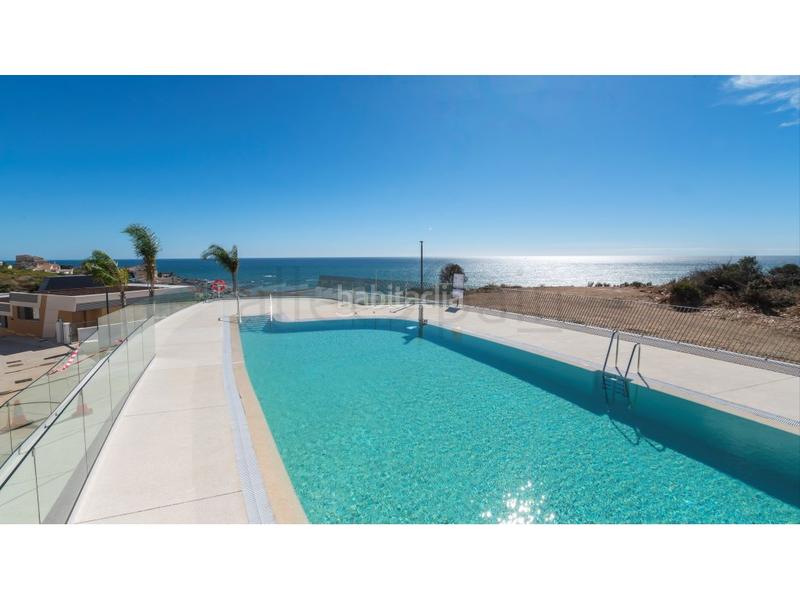 Foto 7bb2d9a3-cebd-4bed-ae41-477c1649d422. Rent towny house with parking in El Faro de Calaburra - Chaparral Mijas