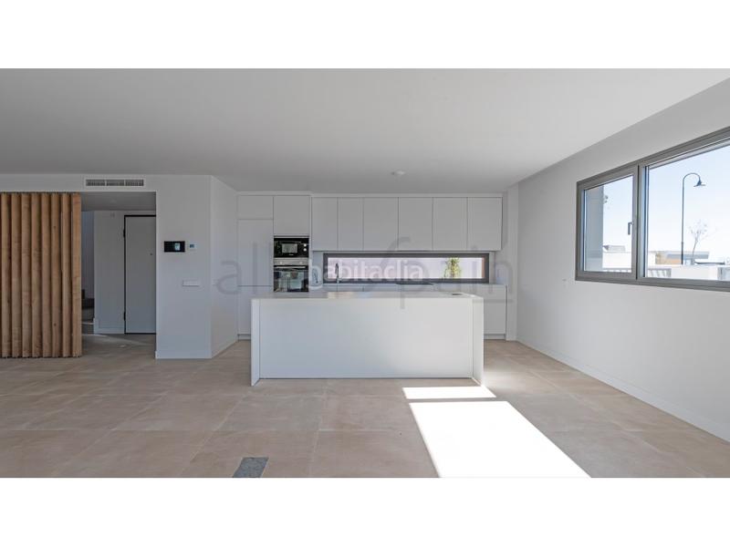 Foto d34d7340-ef78-48e5-946e-ac8fb3cf0dea. Rent towny house with parking in El Faro de Calaburra - Chaparral Mijas