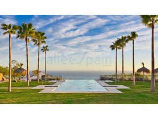 Casa  N/a. Villa reformada con orientación sur y vistas al mar