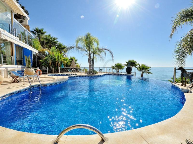 Foto 3bf84cc9-3576-429a-8c18-854fc2ae98ad. Piccolo appartamento con parcheggio in Zona Centro Comercial Torrequebrada Benalmádena