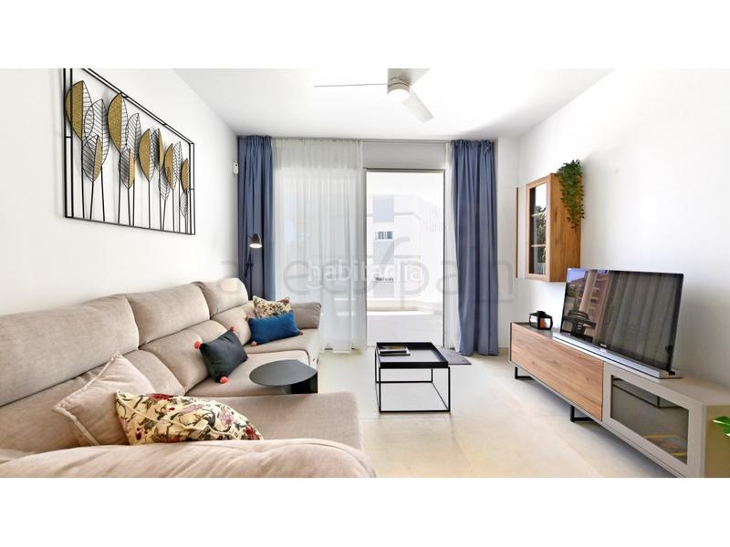Foto 7485c1b6-676a-48f1-8f44-67114c759b80. Rent apartment with parking in Las Gaviotas - Carvajal Fuengirola