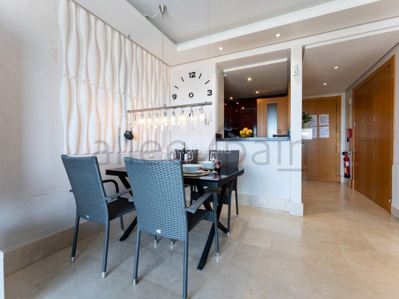 Foto 1267020c-a3ea-42fd-8413-471ede41eb65. Apartament amb aparcament a Zona Centro Comercial Torrequebrada Benalmádena