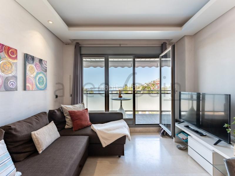 Foto b89f394c-ea3e-4986-994f-c2143c9d00c1. Apartament amb aparcament a Zona Centro Comercial Torrequebrada Benalmádena
