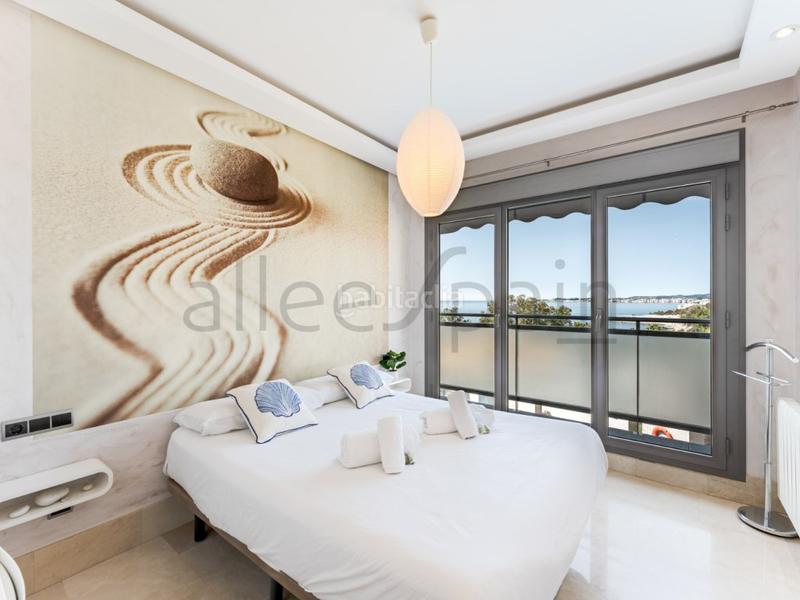 Foto bc29d1ca-9b86-4ee5-9ed4-f2055a6fffd0. Apartament amb aparcament a Zona Centro Comercial Torrequebrada Benalmádena