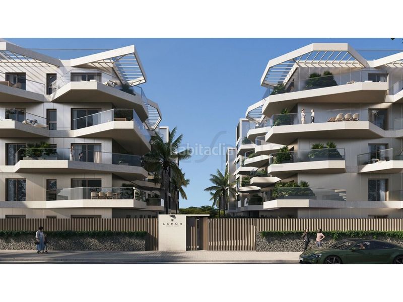 Foto bd674d4a-3bac-40b0-b775-1bf3026af169. Apartament amb aparcament a Las Flores Mijas