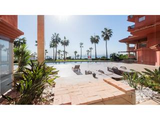 Apartament  Avenida retamar de. Apartamento en planta baja, con acceso directo a la zona de jard