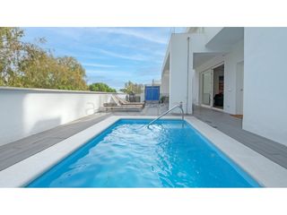 Haus  Calle maestro segovia. Villa en torremuelle con piscina, cerca de estación y mar.