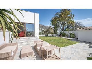 House  Camino del amocafre. Villa de lujo en venta en benalmádena  privacidad, diseño y gran