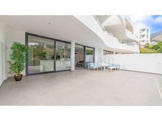 Apartament a Avenida 8 De Marzo