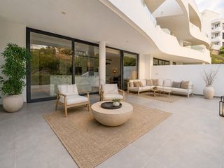 Apartament  Avenida 8 de marzo. Oportunidad 2 dormitorios con 2 plazas de garaje en el higuerón