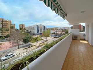 Apartament  Santa amalia  28. Apartamento en buen estado con 3 dormitorios en el centro de fue