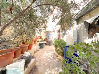 Casa a Cuevas del Almanzora Pueblo. Casa amplia en venta  con gran cochera y vivienda tipo cueva