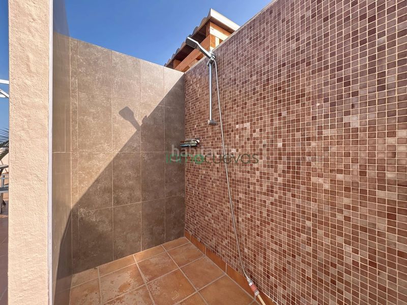 Foto 07b76c0c-ce30-4ec0-9bed-907ea0251f9d. Lloguer àtic amb aparcament a Puerto Rey Vera