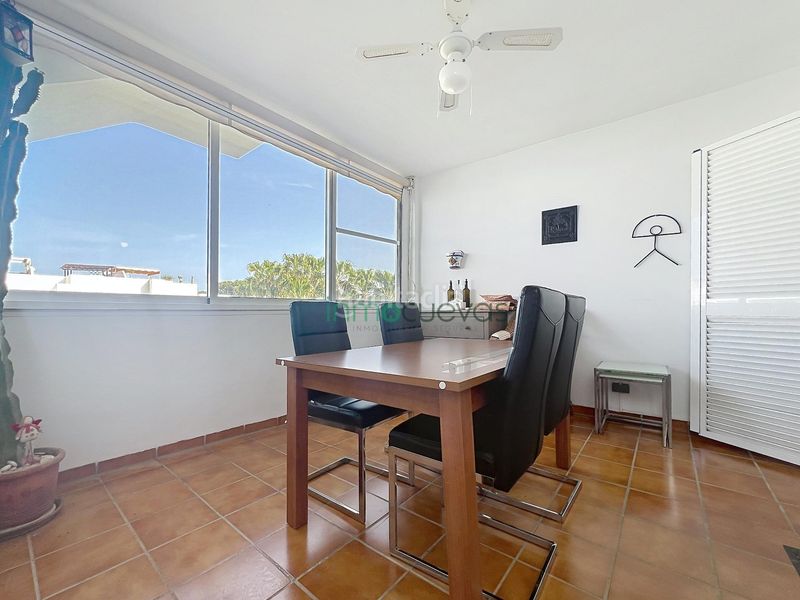 Foto 3036fb47-daf0-4428-bb08-ddd6fc97a152. Lloguer àtic amb aparcament a Puerto Rey Vera