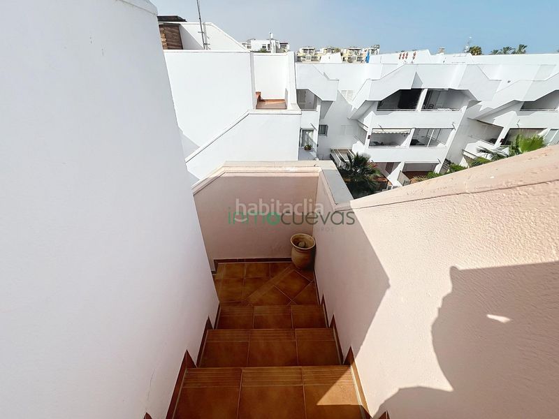 Foto 6360be69-9546-4dae-be6b-468e476220ec. Lloguer àtic amb aparcament a Puerto Rey Vera