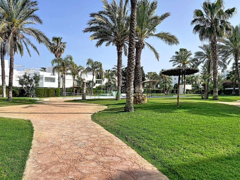 Foto 63dc9202-4755-4061-a716-5058517a025c. Lloguer àtic amb aparcament a Puerto Rey Vera