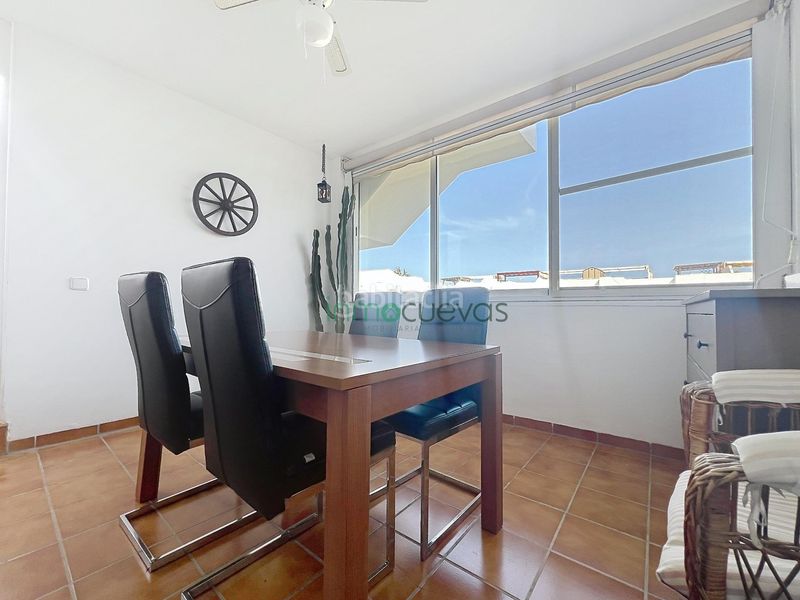 Foto b2d7cf2e-90de-4e93-9440-51de8524e99b. Lloguer àtic amb aparcament a Puerto Rey Vera