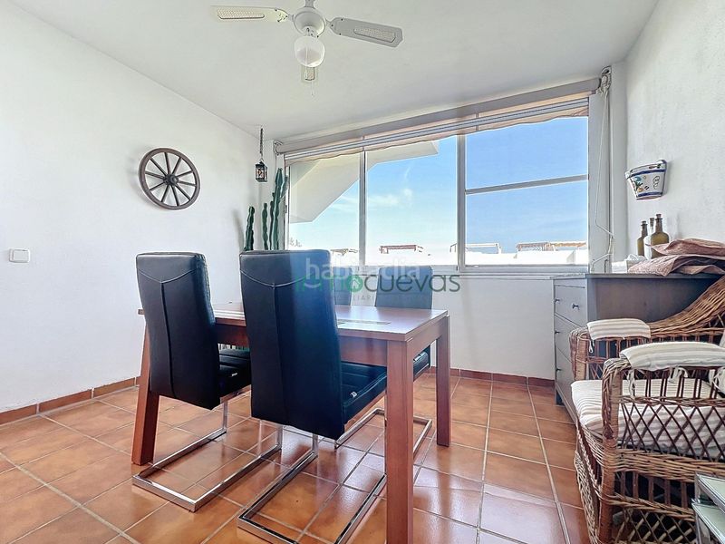 Foto fa8ed0ef-0270-4923-b113-81b8f5fba5d9. Lloguer àtic amb aparcament a Puerto Rey Vera