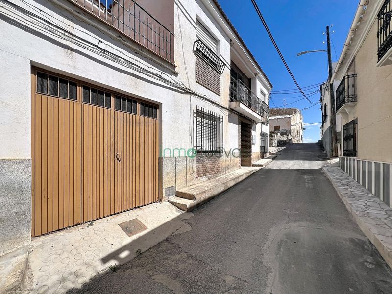 Foto 9c6394b7-dd9e-44fe-80d9-3b2a2af0e028. Casa adossada amb aparcament a Zurgena