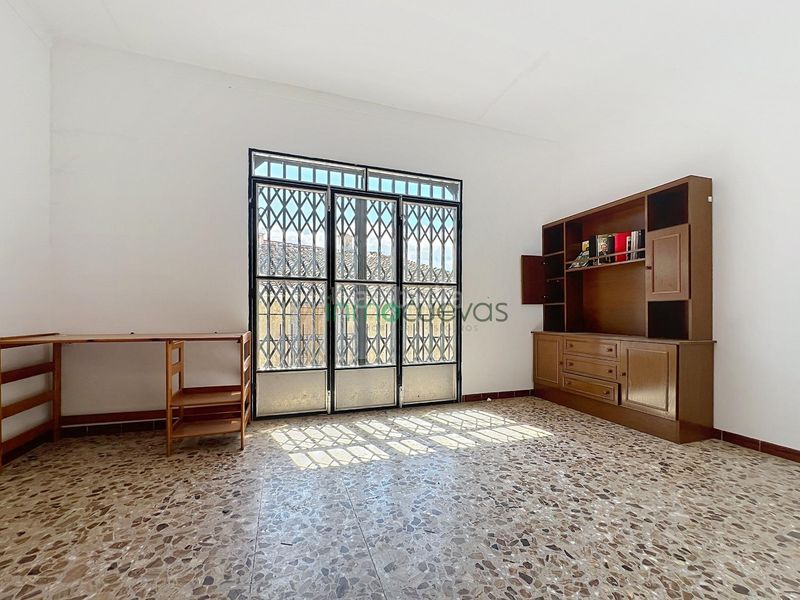 Foto bbe4f75c-090a-47ab-952b-c155c4870a0c. Casa adossada amb aparcament a Zurgena