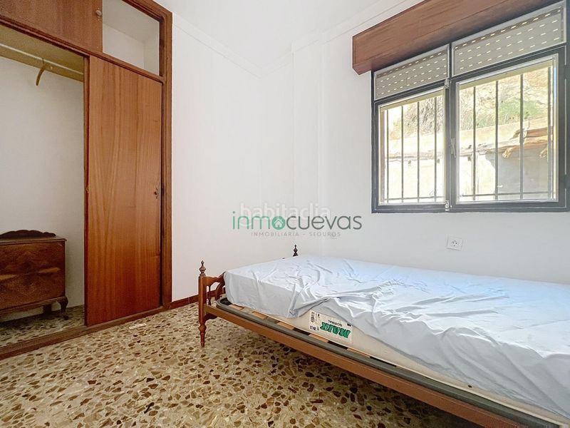 Foto c89384d7-d2cc-4f0d-b173-835dccf3c7eb. Casa adossada amb aparcament a Zurgena