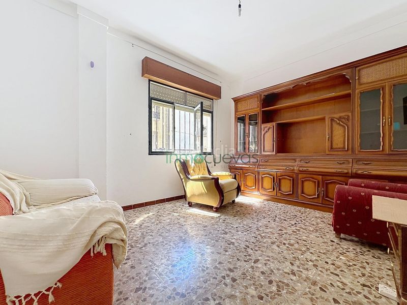 Foto c8fe5891-b00e-4a47-b4bc-3b2929b5d2a1. Casa adossada amb aparcament a Zurgena