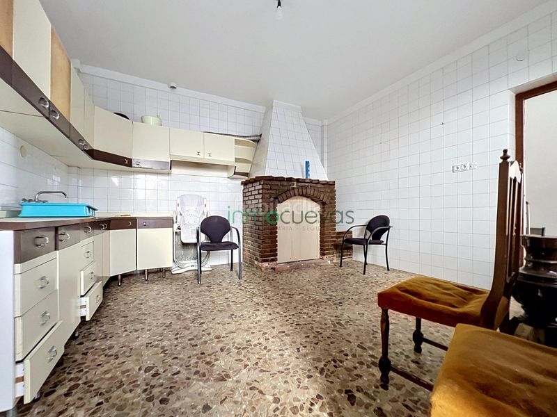 Foto e622fd09-d462-4e4e-9445-063d7fc3ea54. Casa adossada amb aparcament a Zurgena