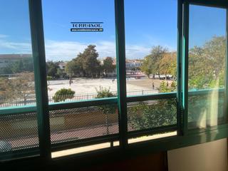 Pis a Paseo Marítimo de Levante. Piso en venta en este  azucarera, 3 dormitorios.