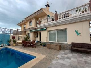 Xalet a Urbanización Santa Rosa. Chalet en venta en costa, 3 dormitorios.