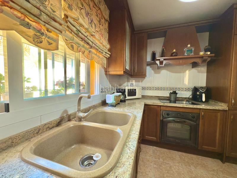 Foto e8c00262-6b28-4d8f-a42f-38f278165b72. Chalet with parking in Viña Málaga Torre del Mar