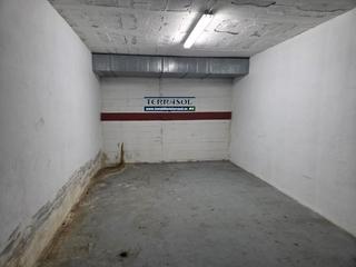 Aparcament cotxe a El Tomillar. Garaje en venta en norte  hospital.