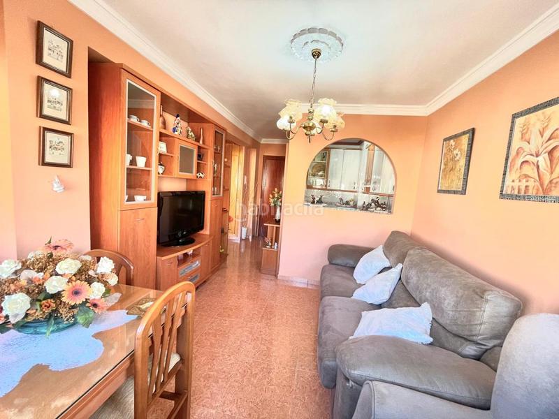 Foto 1cf42c72-c93b-4fb4-945c-c3585e7df6d9. Piccolo appartamento con parcheggio piscina in Paseo Marítimo de Levante Torre del Mar