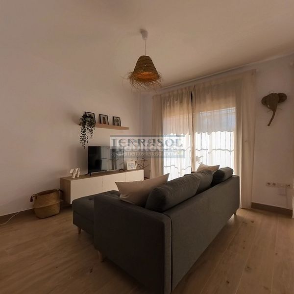 Foto 0c90cc1e-2619-4f5b-9b51-37ae7d822d28. Casa amb calefacció aparcament a Centro Torre del Mar