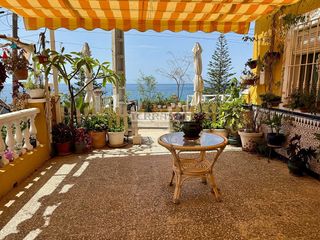 House in Lagos. Exclusiva villa con vistas panorámicas al mar