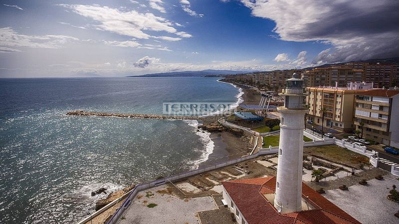 Foto 3d20f63e-c623-42ef-95da-0010a5a11649. Estudi amb piscina a Centro Internacional Torrox