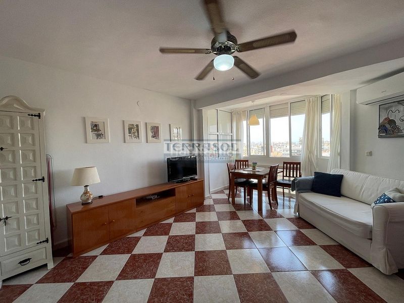 Foto 0a1dd9b6-3180-44bd-862c-168f1e93ce6d. Lloguer estudi amb calefacció piscina a Centro Torre del Mar