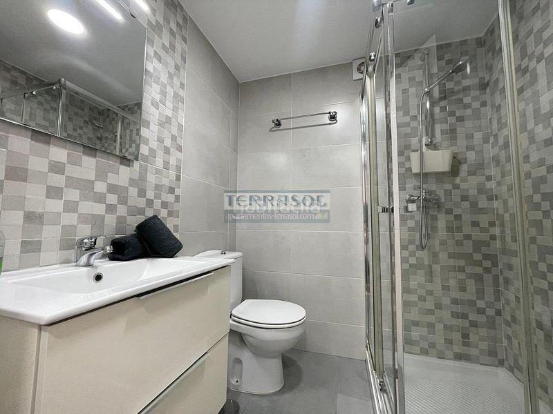 Foto 35904b23-cd95-44a0-9a6a-5b057dfdaa1a. Lloguer estudi amb calefacció piscina a Centro Torre del Mar