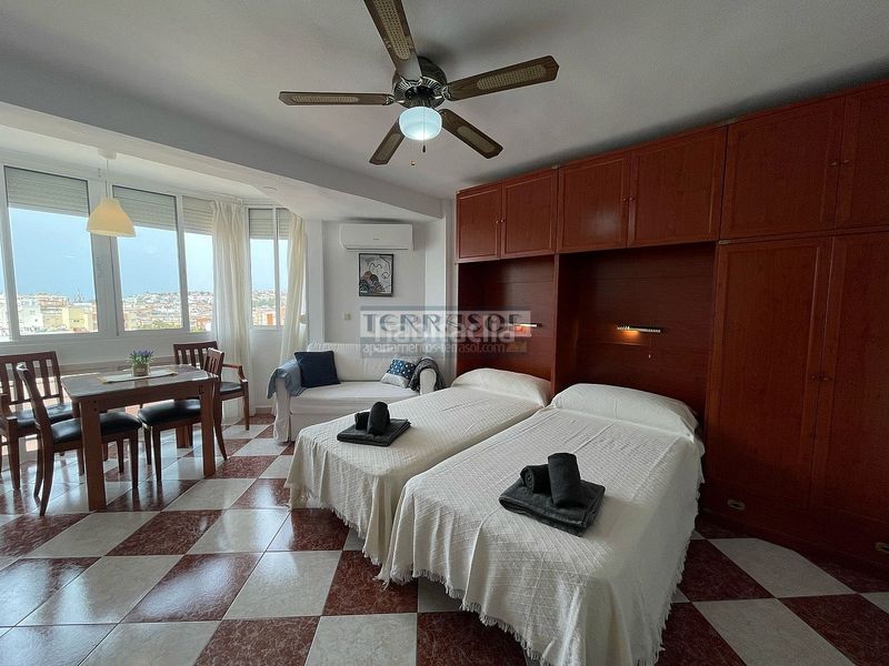 Foto c7694619-9793-404f-90f6-324ea4dd09a9. Lloguer estudi amb calefacció piscina a Centro Torre del Mar