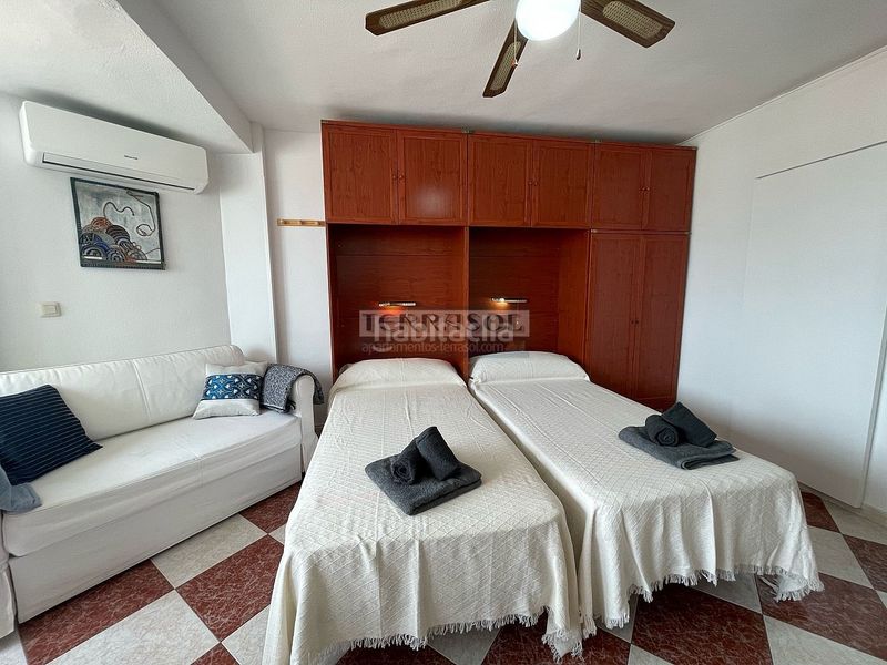 Foto f32d2b38-44cb-4def-9b9c-5523a5a9846c. Lloguer estudi amb calefacció piscina a Centro Torre del Mar