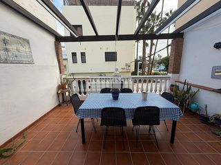 House in Poniente-Faro. Casa a menos de 1 minuto de la playa