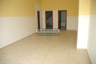 Local commercial à Centro. Local com. en venta en torre del mar.