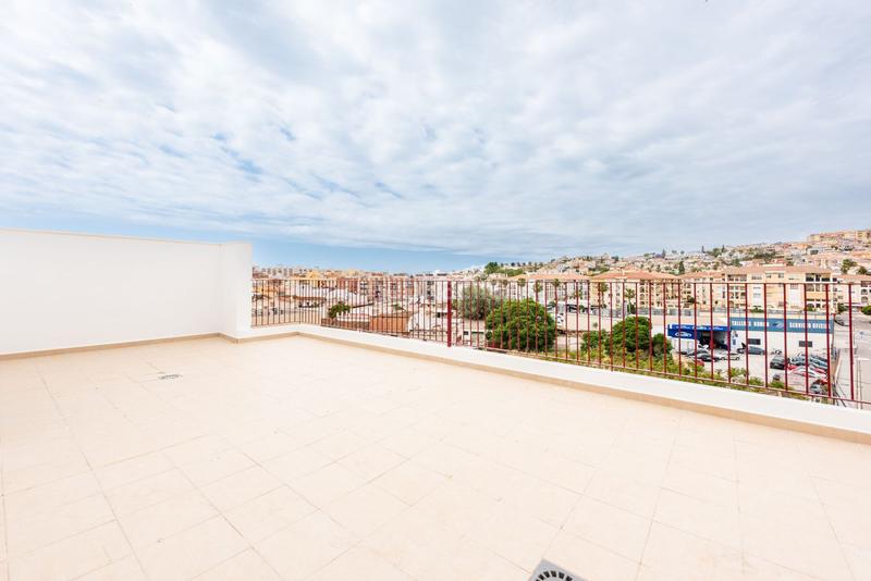 Foto bbff7035-702b-49b8-a637-e84655ba90e9. Àtic amb calefacció a Centro Torre del Mar