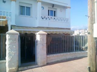 Xalet a Laguna Beach. Chalet en venta en costa - torrox park, 3 dormitorios.