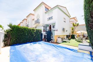 Casa aparellada  Pedro a alarcon. Tu nuevo hogar en churriana de la vega amplitud, comodidad y una