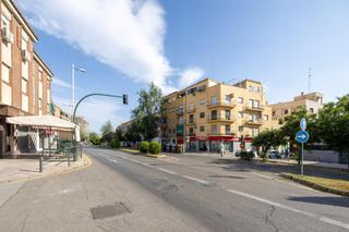 Pis  Avenida avenida de juan pablo ii. Semitico con terraza junto hospital traumatoga
