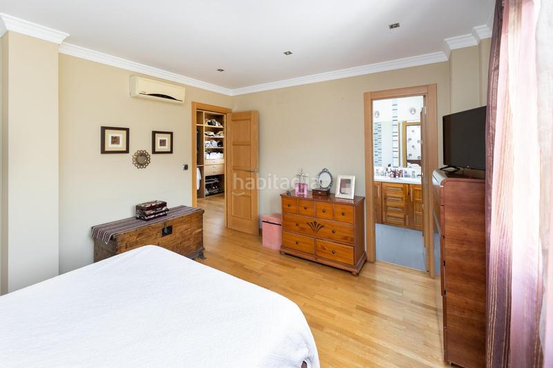 Foto 34edcec8-ef90-4235-a6d4-88d6f389b1ff. Xalet amb calefacció aparcament piscina a Huétor Vega