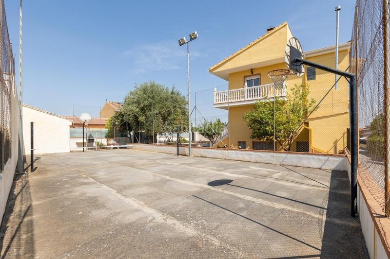 Foto 63e4ddb3-e303-4931-bdbe-f7c55c355559. Casa amplio chalet con piscina, pista deportiva y vistas . en Ogíjares